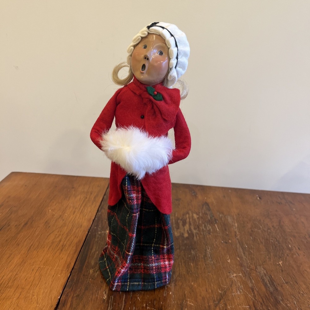 1993 BYERS CHOICE CHRISTMAS CAROLER Long Blond Hair, White Muff Red Plaid Outfit